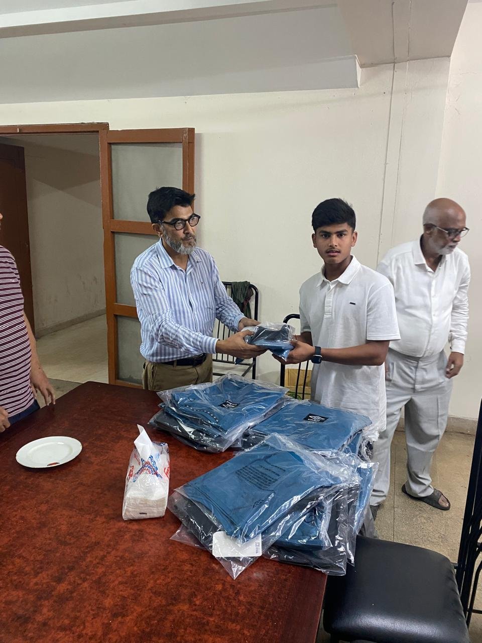 Cricket Team and Team Members receiving gifts | Citizen Bank Third Division Cricket League 2025